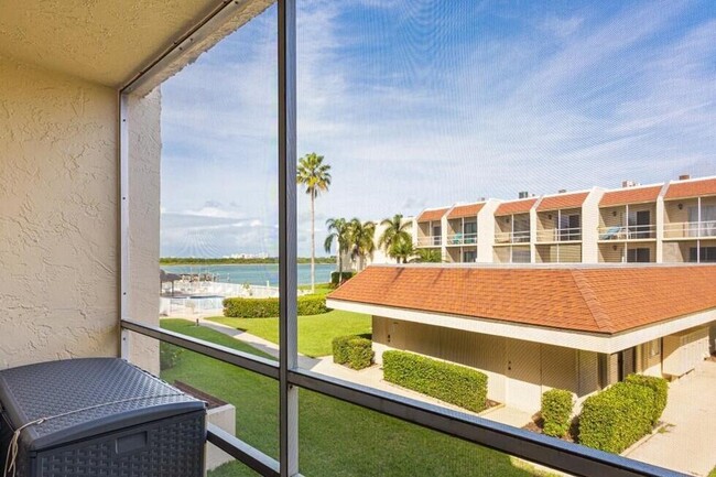 Building Photo - 1300 Seaway Dr