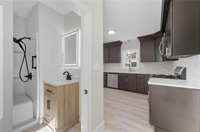 Building Photo - 301 Glenwood Ave
