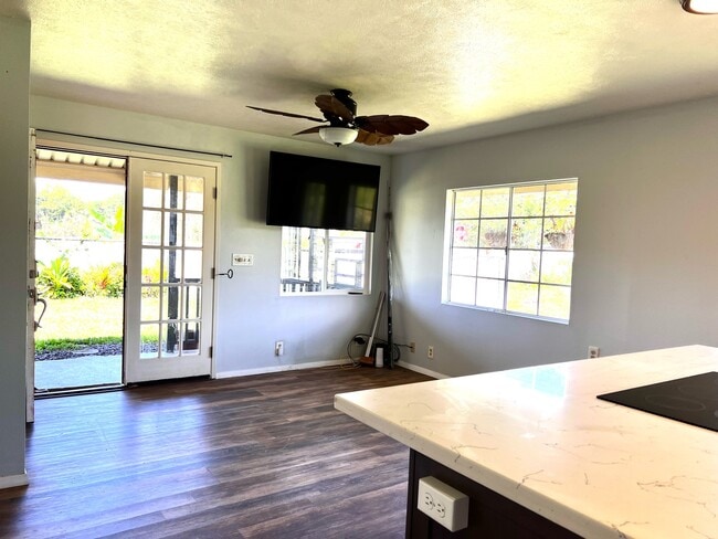 Building Photo - 15-1528-1528 3rd Ave.