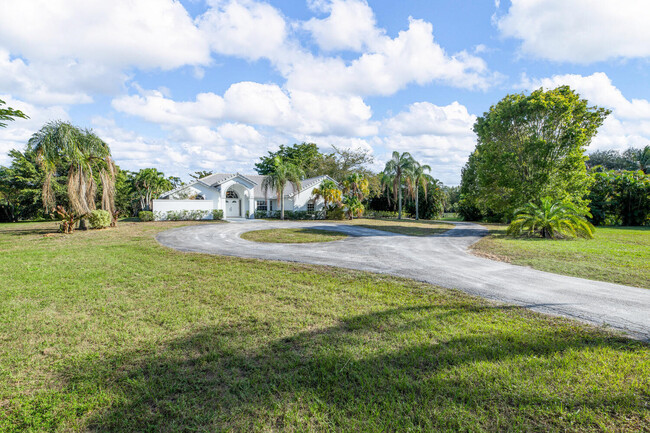 Building Photo - 2696 Appaloosa Trail