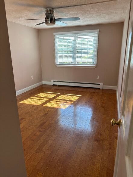 Bedroom View From Entrance - 16 Kenmar Dr
