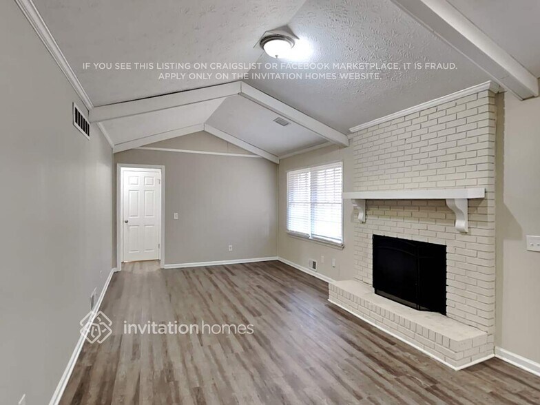 Building Photo - 395 N Hickory Ln