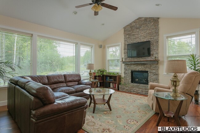 Building Photo - 6149 N Kettle Dr