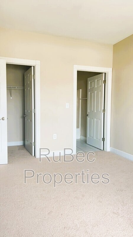 Building Photo - 8967 Meadow Vista Rd