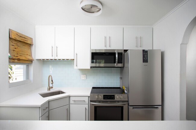 Building Photo - 1 Bedroom 1 Bathroom Apartment No Pets
