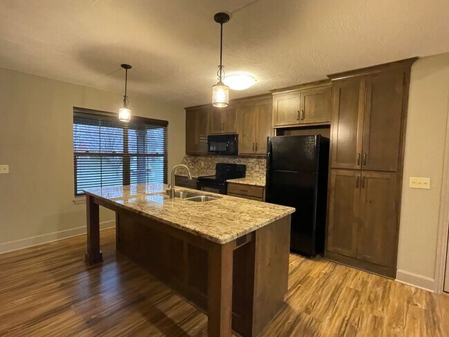 Building Photo - Gorgeous and Upscale Home Available Now!