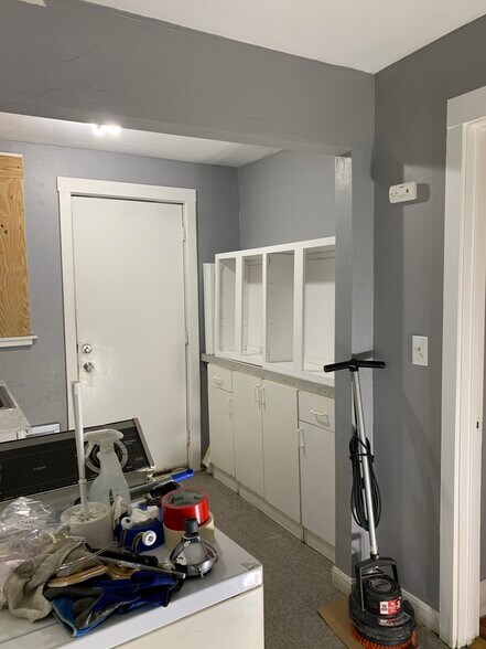 Kitchen - 4 Perry Ave