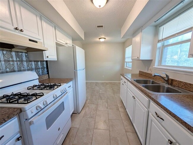 Building Photo - 3513 Parkwoods Ln