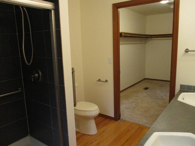 Building Photo - Beautiful 3 Bedroom 2.5 Bath Home in Gig H...