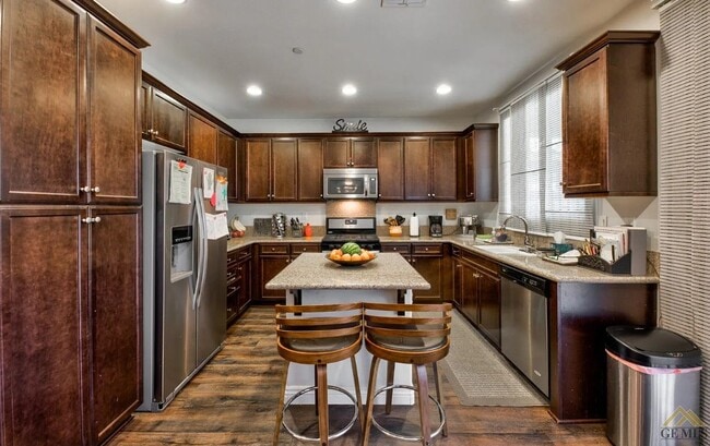 Building Photo - 5900 Warren Ridge Dr