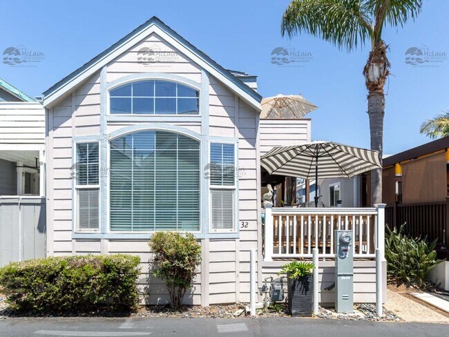 Building Photo - Steps to the sand in Encinitas, your two b...
