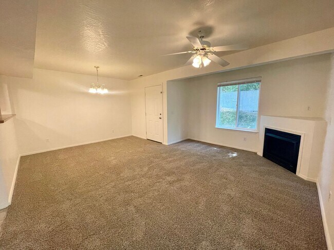 Building Photo - 3484 Vela Pl