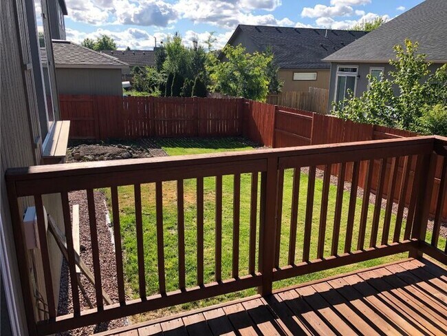 Building Photo - 2350 NW Hazelwood Ave