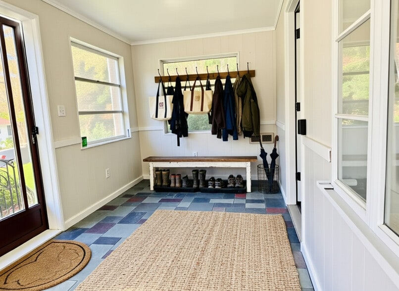 Building Photo - 29 Sandy Brook Rd