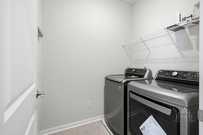 Building Photo - 3707 Clementine Ln