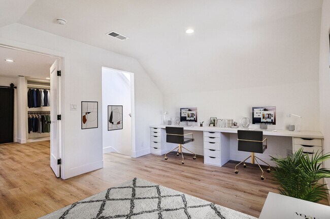 Building Photo - Chic Fully Renovated Luxury Home in the Burbank Hills!