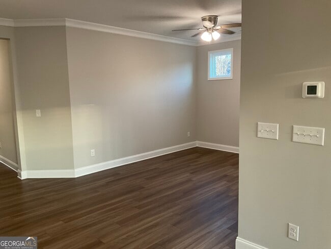 Building Photo - 240 Hollis St