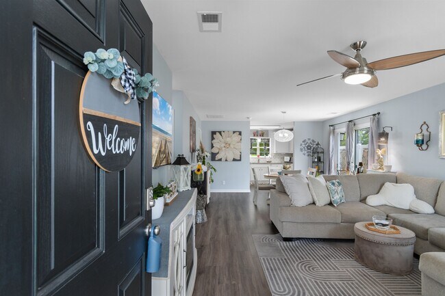 Building Photo - 161 Barclay Dr