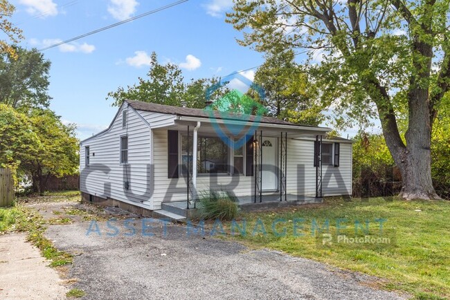 Building Photo - Beautifully remodeled home