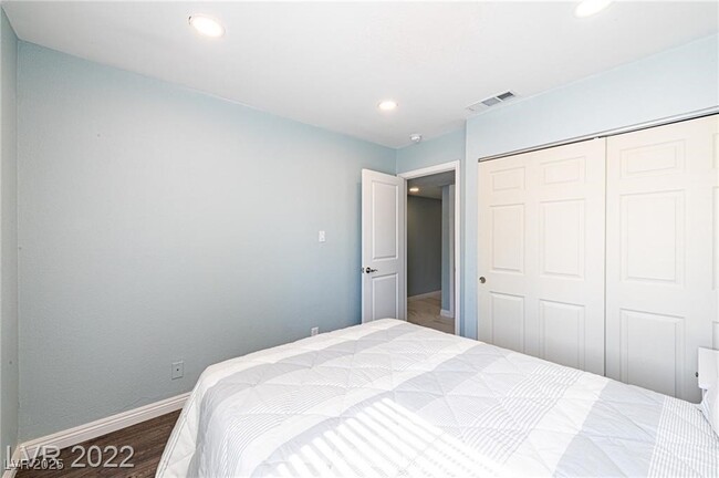 Building Photo - 6420 W Alomar Ave
