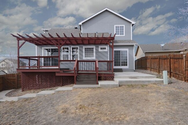 Building Photo - Big Beautiful Home in West Greeley!