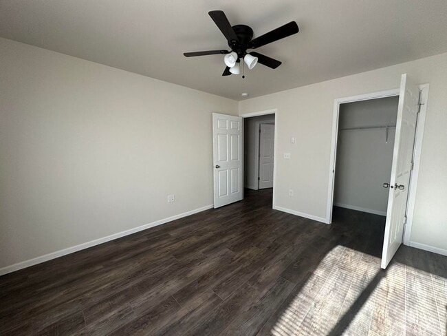 Building Photo - 3 Bedroom Duplex