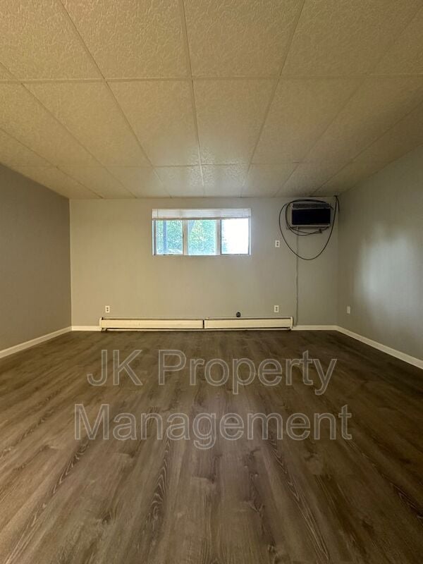 Building Photo - 1122 1st Ave SW