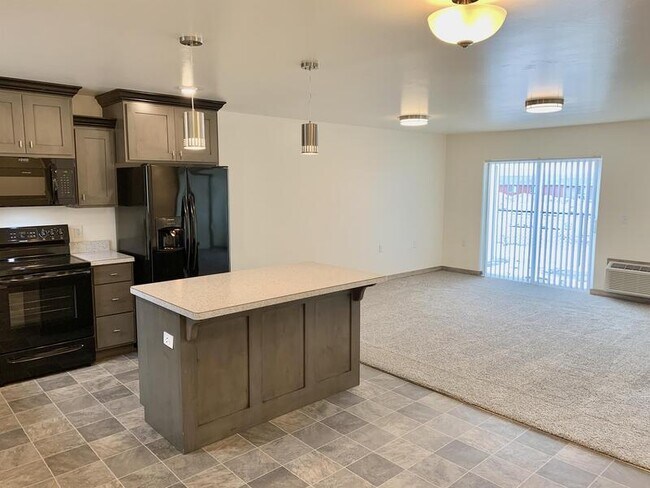 Building Photo - 861 Gibbon St