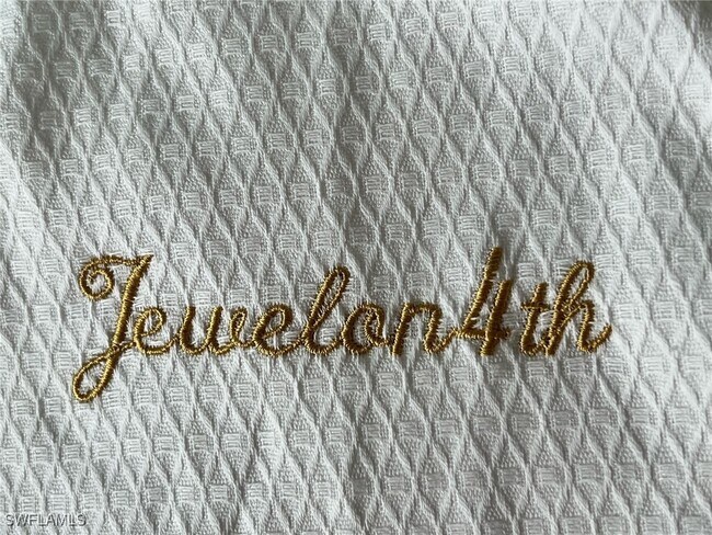 Building Photo - 540 4th Ave S