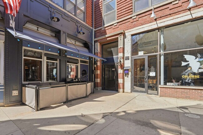 Building Photo - 1550 N Damen Ave
