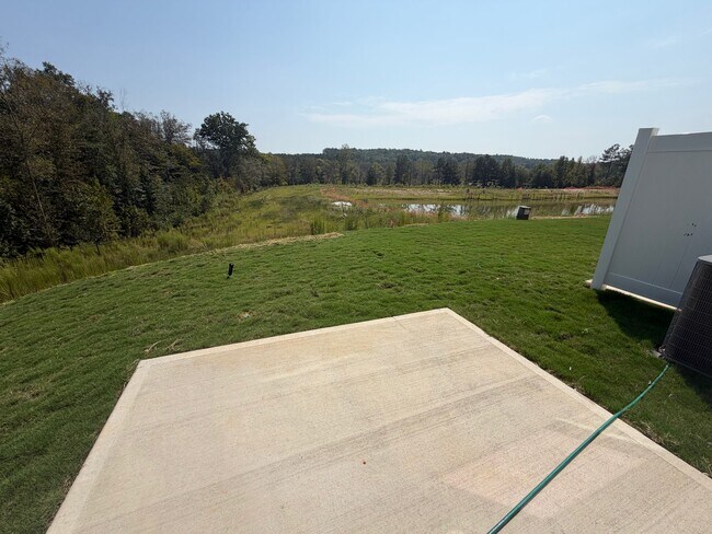 Building Photo - 166 Rusling Leaf Dr