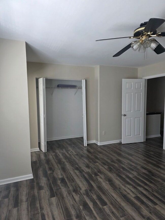 Building Photo - Blairville Court