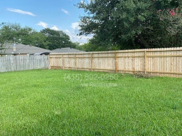 Building Photo - 18502 Bent Elm Dr