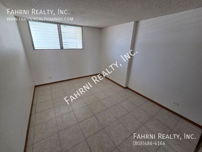 Building Photo - 2211 Ala Wai Blvd