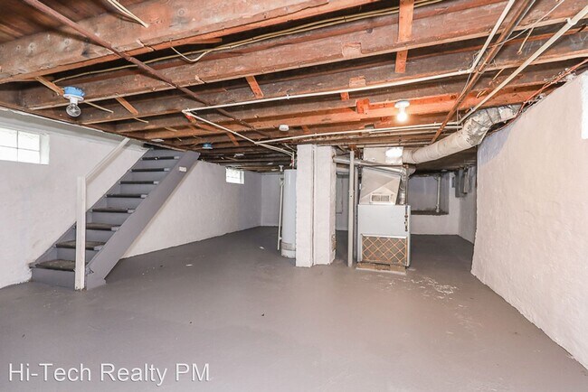 Building Photo - 3 br, 1 bath House - 1229 E167th