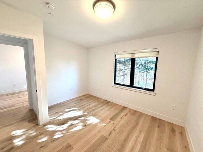 Building Photo - 2747 San Pablo Ave