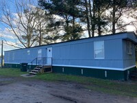 Building Photo - NEWLY REMODELED