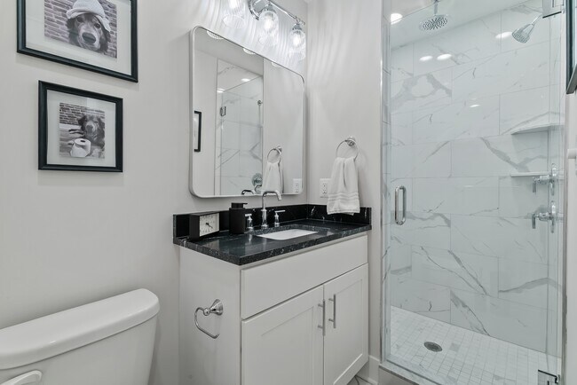 Building Photo - 531 E Fort Ave