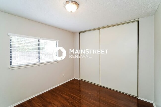 Building Photo - 3 Bedroom Pet-Friendly Home in San Antonio...