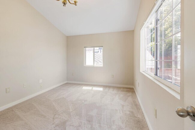 Building Photo - 4431 Penniman Ave