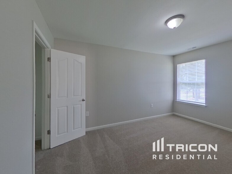 Building Photo - 6240 Stonefort Ct