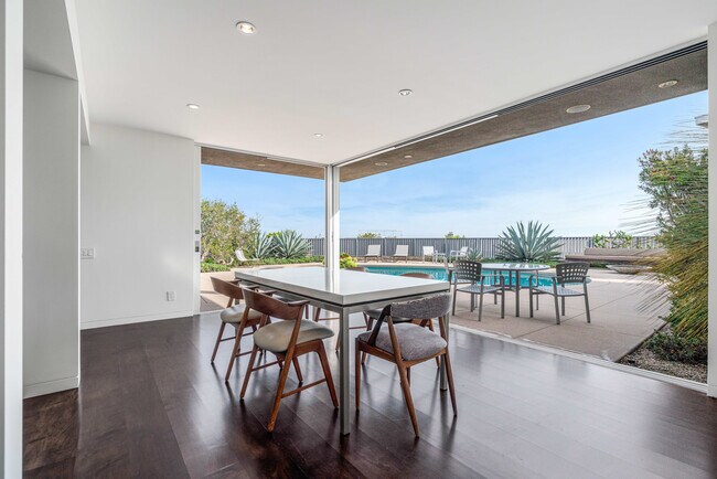 Building Photo - 686 Enchanted Way