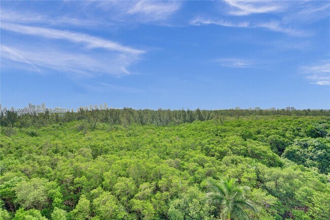 Building Photo - 14951 Royal Oaks Ln