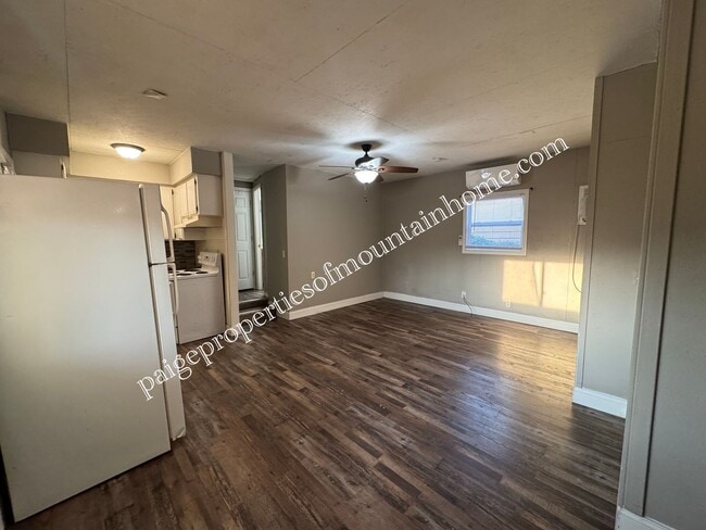 Building Photo - 49 Christopher Ln