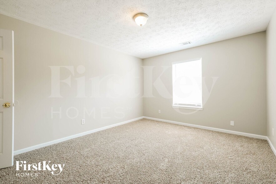 Building Photo - 738 Baskins Cir