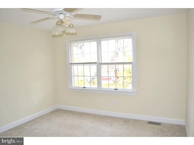 Building Photo - 2162 Penbryn Ave