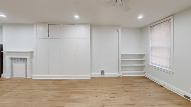 Building Photo - 312 S 16th St