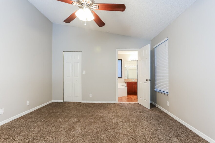 Building Photo - 487 SW 169th Terrace