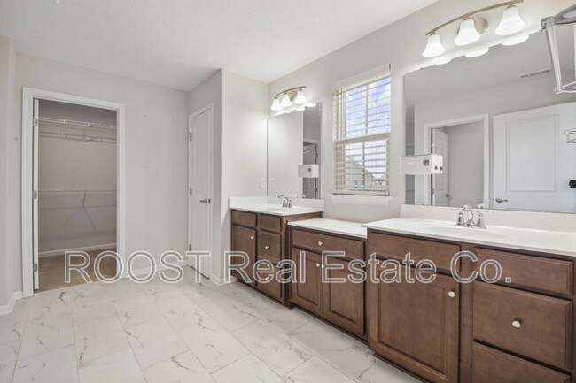 Building Photo - 380 Crownover Way