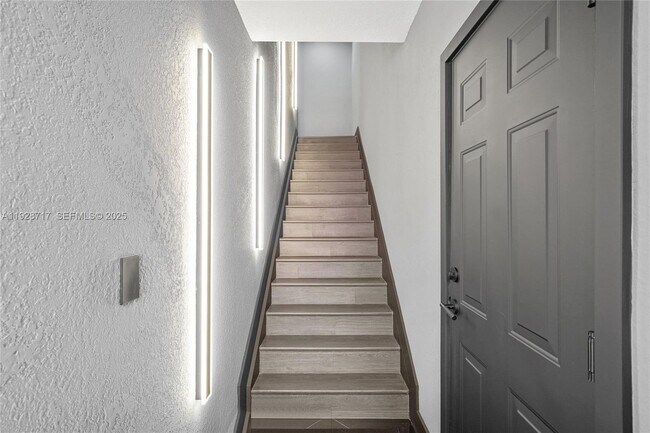 Building Photo - 1010 Belmont Pl